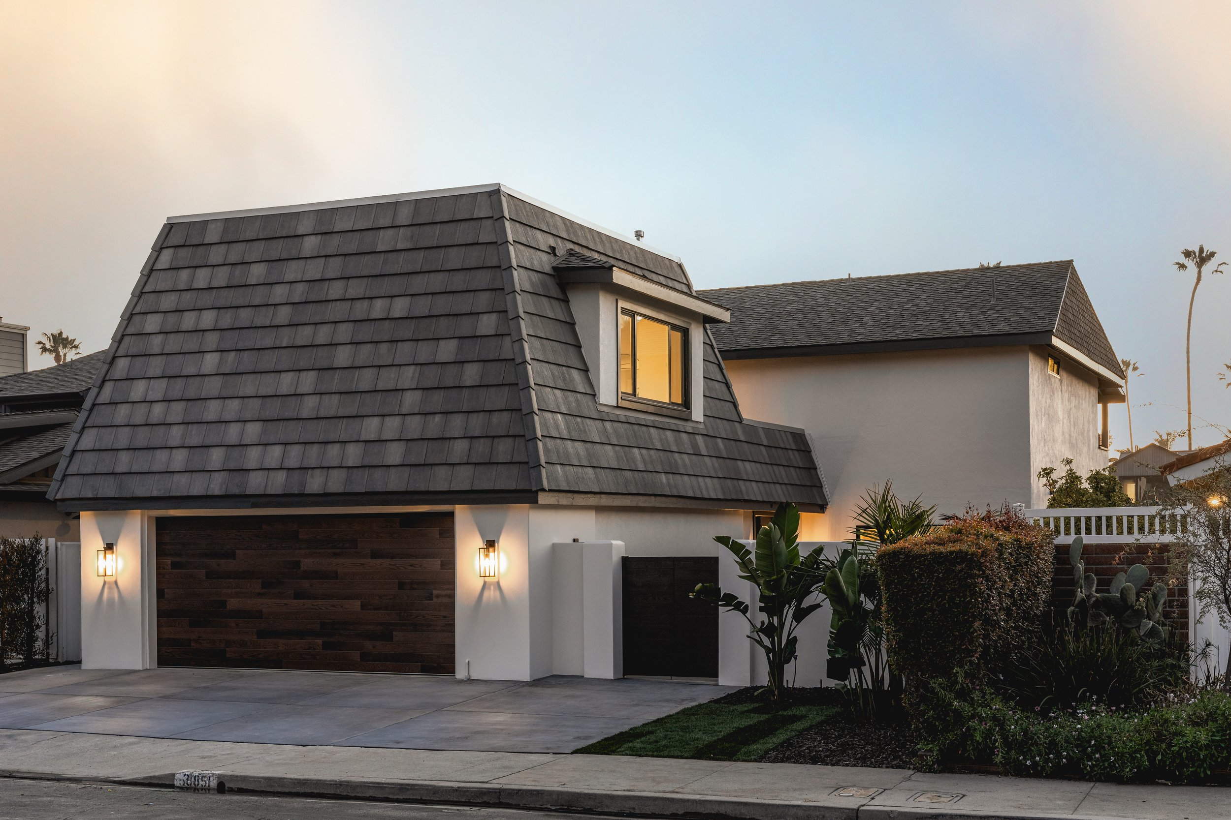 2851 Seahorse Avenue — hero photo
