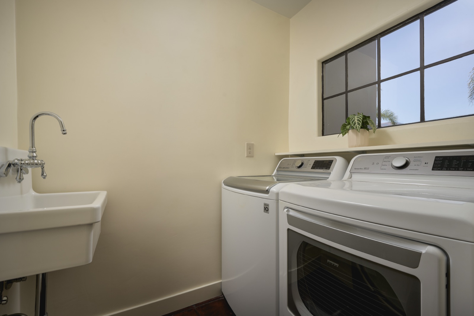 3030 Samarkand Drive — photo 31